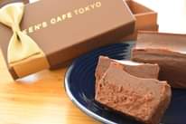デザート、、「CAFE TOKYO KEN'S」というテキストの画像のようです
